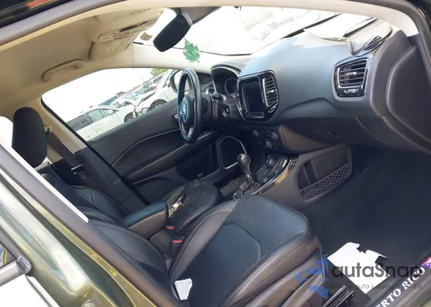 2021 Jeep Compass Limited 4X4 z USA, uszkodzony, nr VIN 3C4NJDCB4MT561897